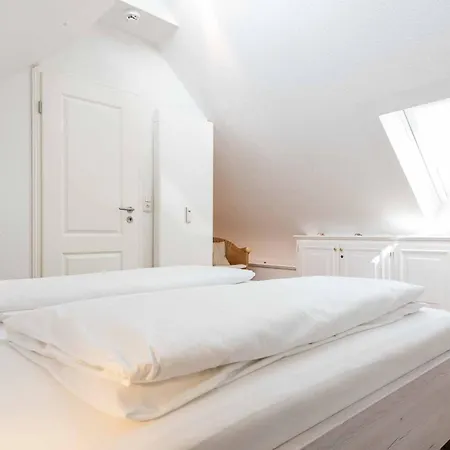 Kaept'n Nelson, App 13 アパート